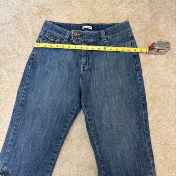Levis Vintage Capris Pants Woman's size: 12M - Picture 9 of 9